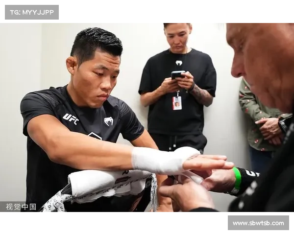 UFC格斗之夜李景亮与马达激战成年度最佳对决引爆热议 UFC格斗之夜李景亮与马达激战成年度最佳对决引爆热议